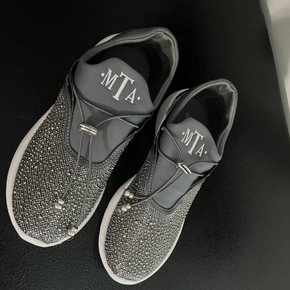 New never worn size 9 marleylily initials MTA